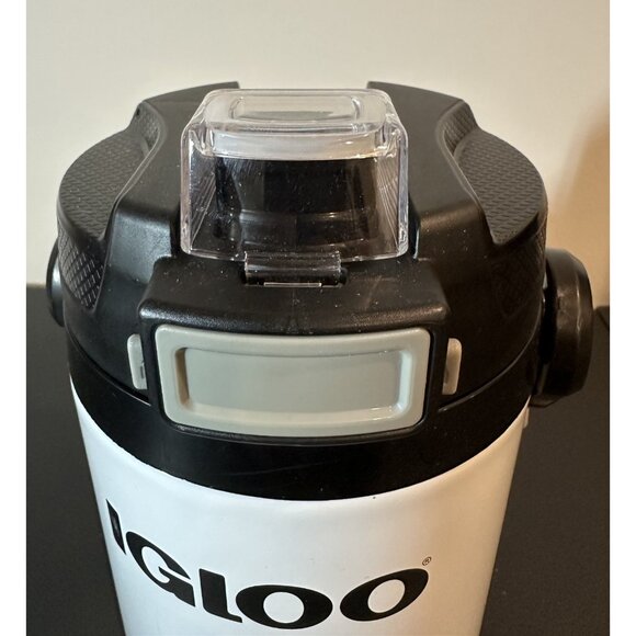 New Igloo 31607 Rival Fusion 54OZ Insulated Water Jug, Large Water Bottle - Picture 7 of 11